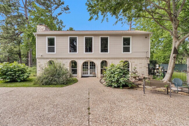Building Photo - 628 Bullfrog Ln