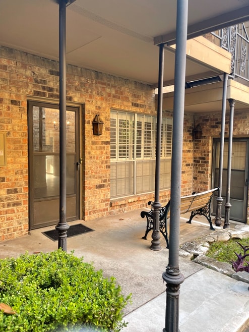 Building Photo - 4349 Bellaire Dr S