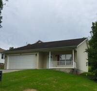 Building Photo - 1304 Goldleaf St