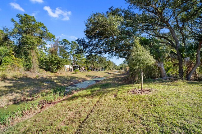 Building Photo - Luxury New construction 3 bedroom 2 baths located in North Port