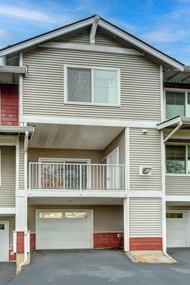 Building Photo - 7020 Holly Park Dr S