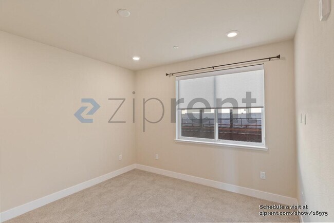 Building Photo - 1048 Monroe St