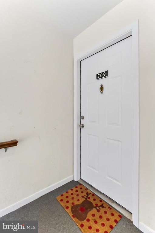 Building Photo - 674 Gateway Dr SE