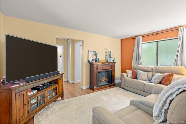 Building Photo - 703 Hilltop Ct