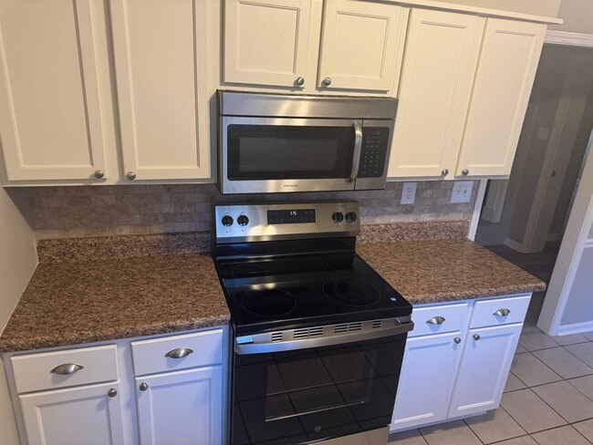 Building Photo - 7145 Claiborne Dr