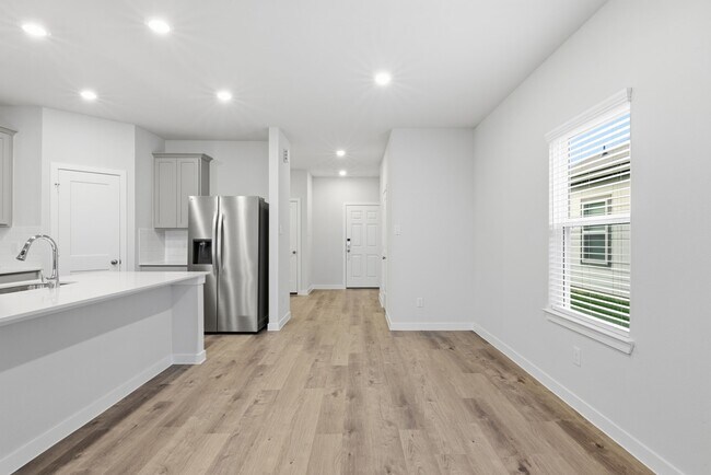 Building Photo - 4011 Ancient Honor Dr