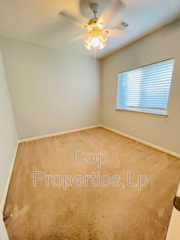 Building Photo - 6239 Parkland Oaks Dr