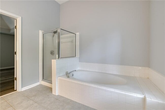 Building Photo - 355 Lamme Chase