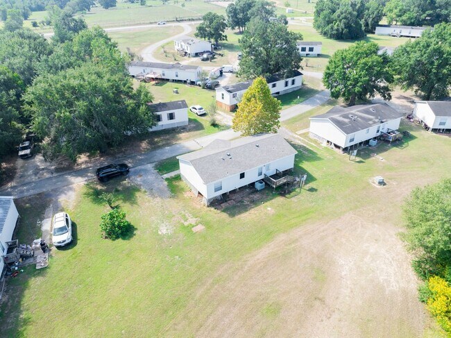 Building Photo - 30820 Peaches Way