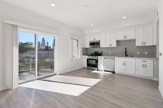 Building Photo - 2341 Ulric St