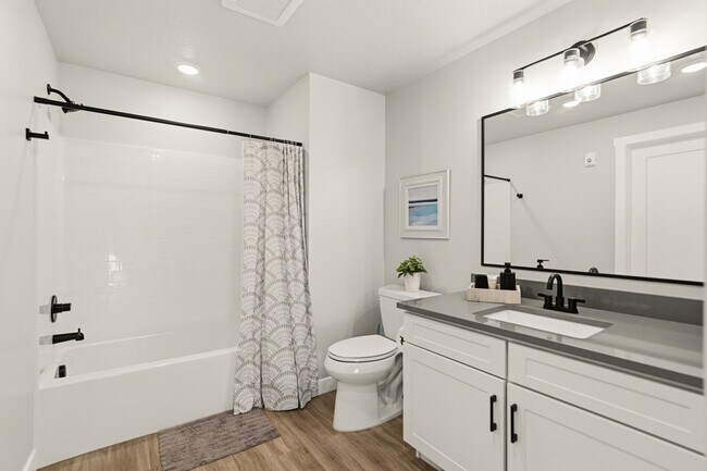 Building Photo - 206 N Chapparell Dr