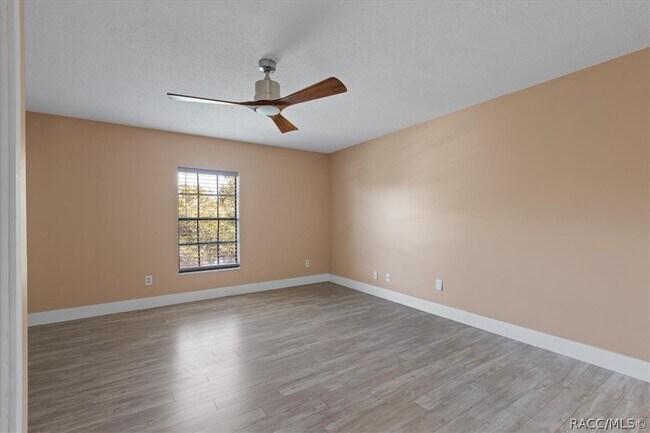 Building Photo - 11310 W Bayshore Dr