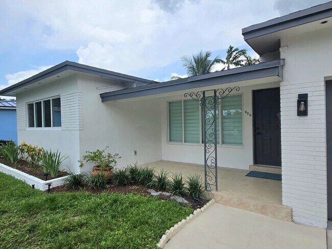 Building Photo - 806 N 31st Ct