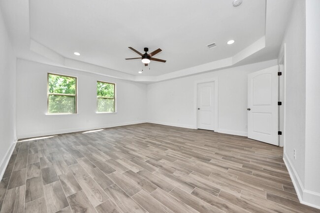 Building Photo - 8304 S Breeze Dr