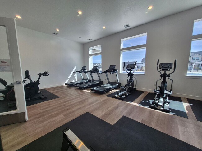 Building Photo - Charming 3 Bed Riverton Condo Minutes from Mountain View Village!!!