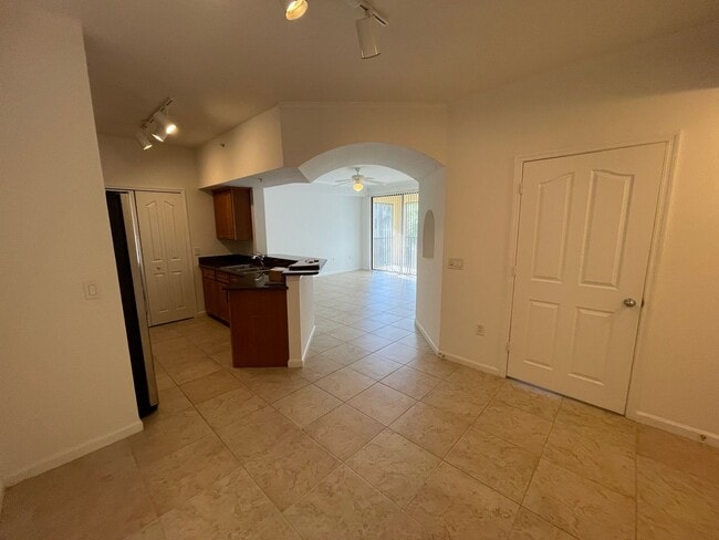 Building Photo - ANNUAL RENTAL - POSITANO PLACE 2 BED / 2 BATH WITH GARAGE