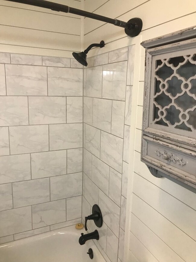 Building Photo - Completely Remodeled Home on a Dead End Road