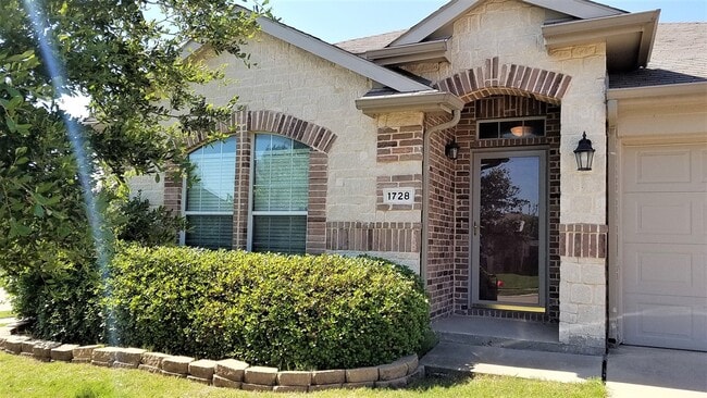 Building Photo - Spacious 4 Bedroom in Eagle Mountain ISD
