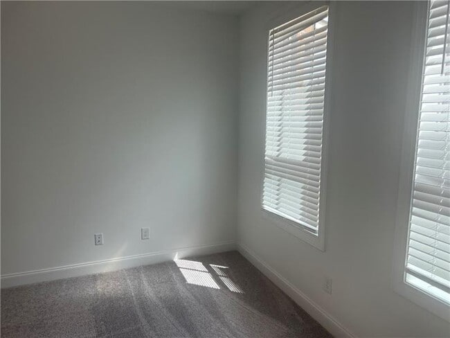 Building Photo - 4400 Sims Park Pl.