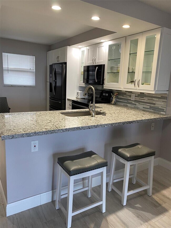 Building Photo - 2929 S Ocean Blvd