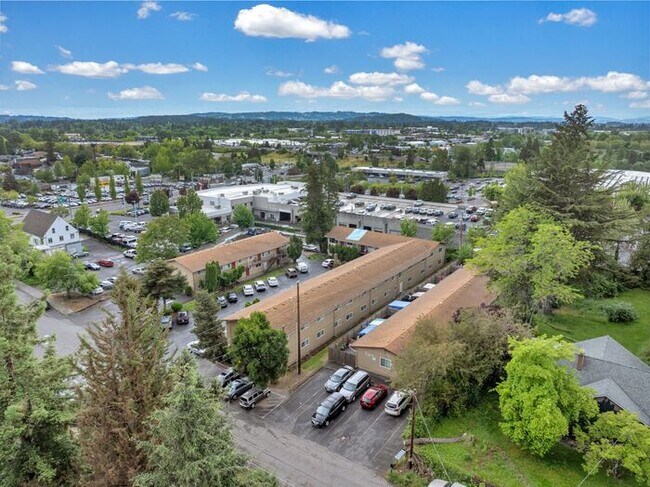 Building Photo - Look no Further, Tyee offers a SUPER 2bed/...