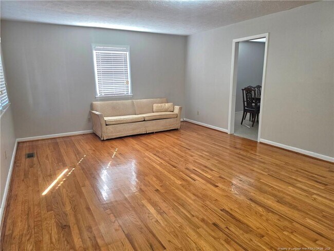 Building Photo - 111 Chloe Dr