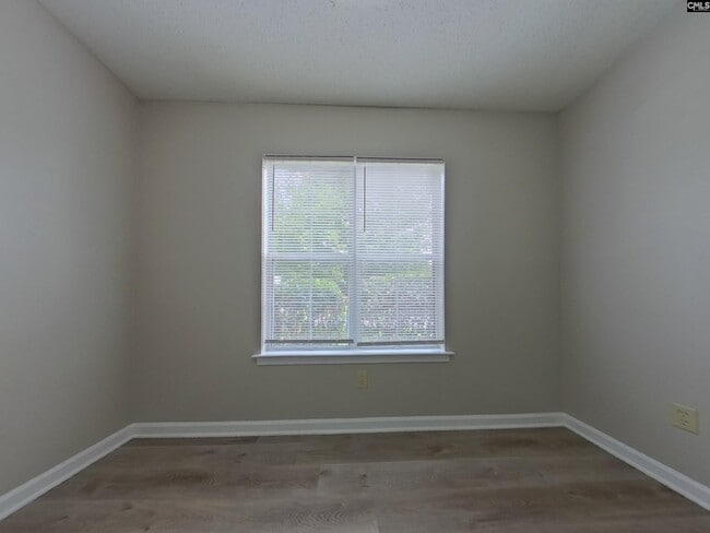 Building Photo - 123 Cranley Rd