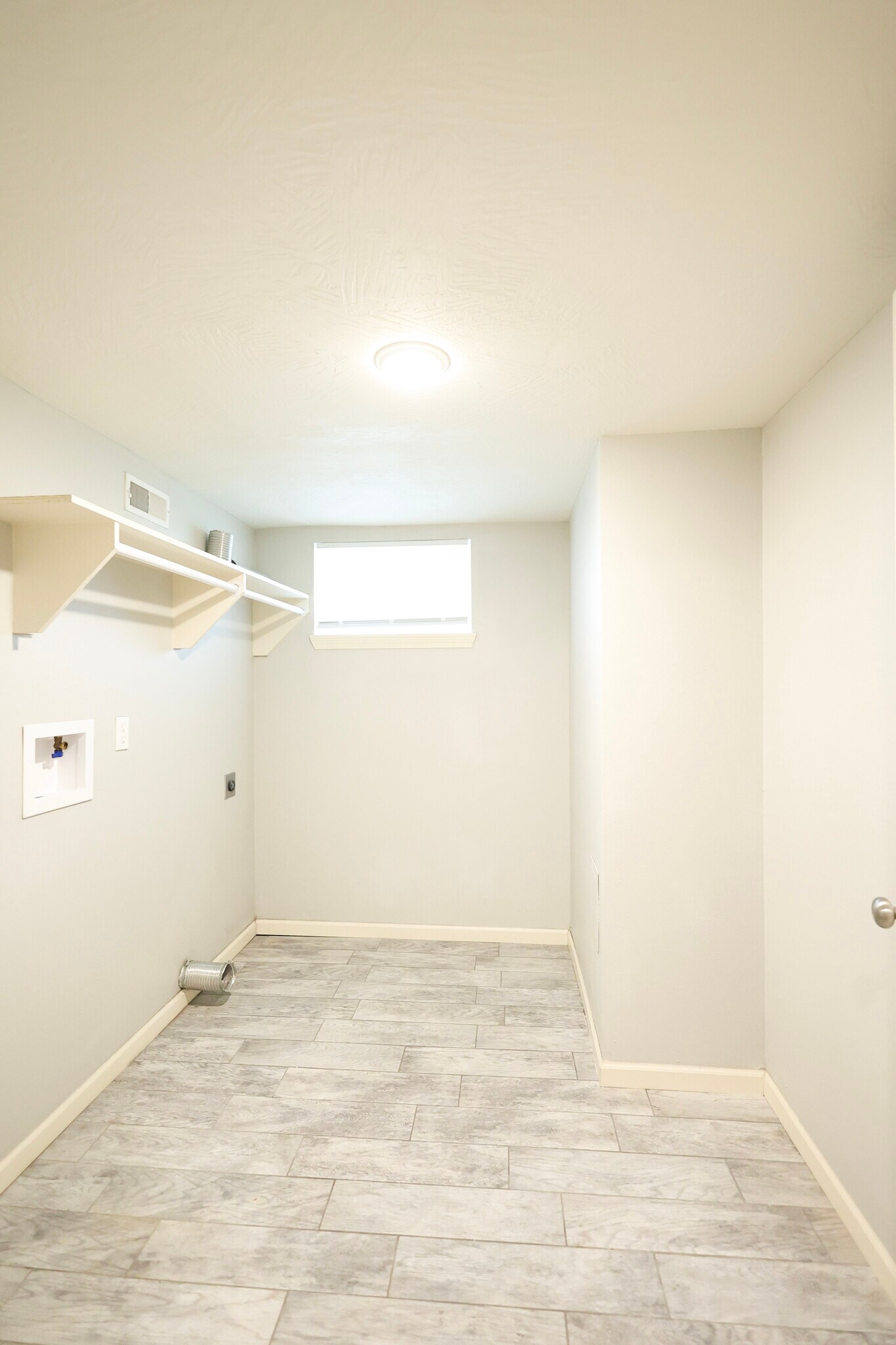 Building Photo - 1351 E Cherry St