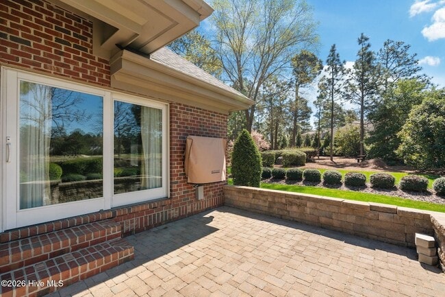 Building Photo - 50 Oak Meadow Rd