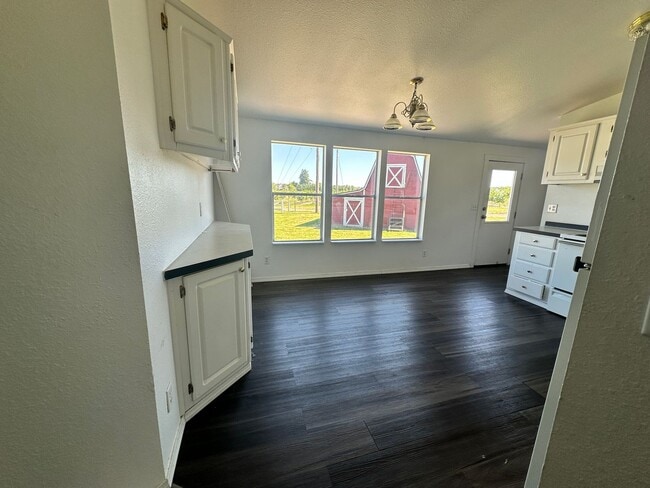 Building Photo - 4655 NE Elliott Cir