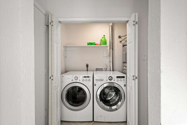 Building Photo - 4629 Amherst Ln