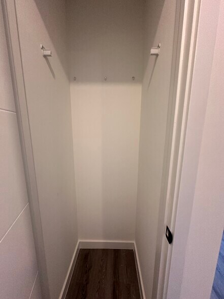 Building Photo - 264 NW 31st St