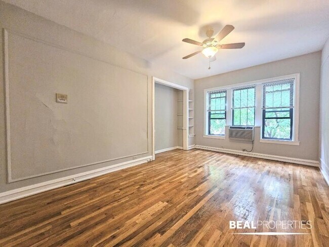 Building Photo - 1 bedroom in CHICAGO IL 60657
