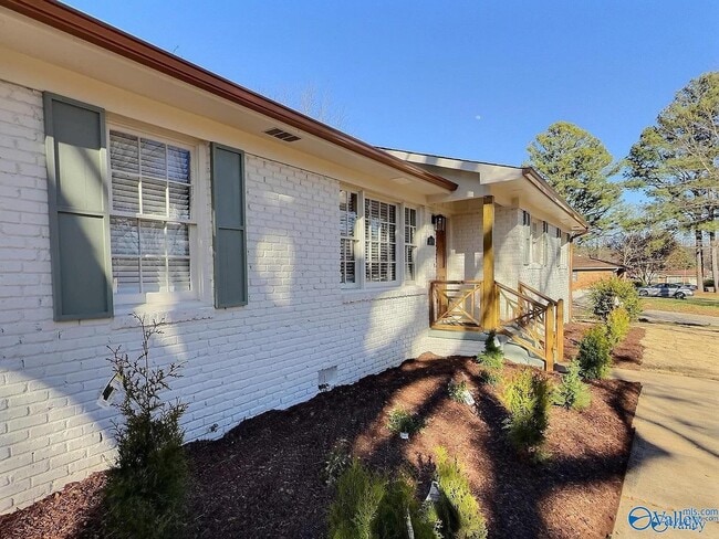 Building Photo - 3406 Oakmont Ave NW