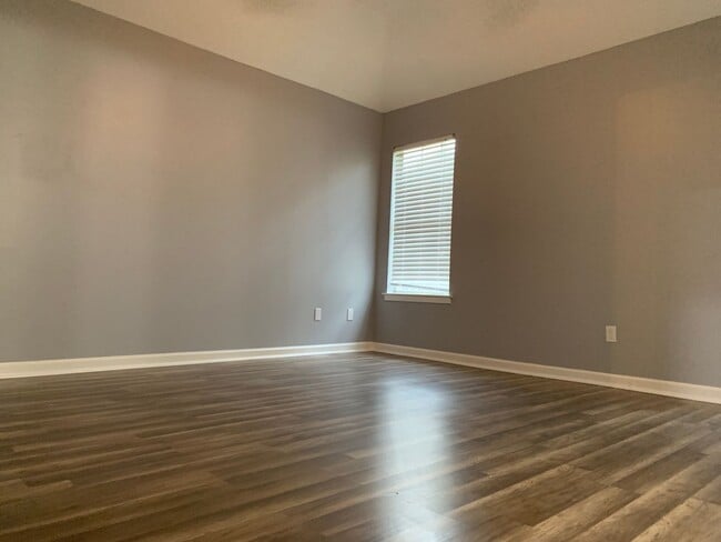 Building Photo - 5412 Leaning Oak Dr