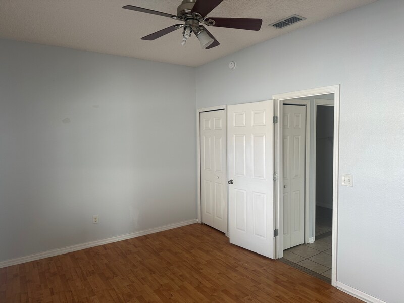 Building Photo - 1733 Manchurian St