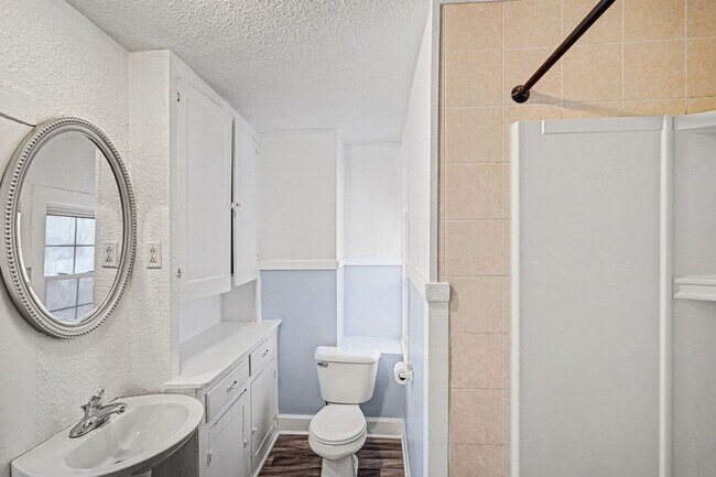 Building Photo - 501 Main St