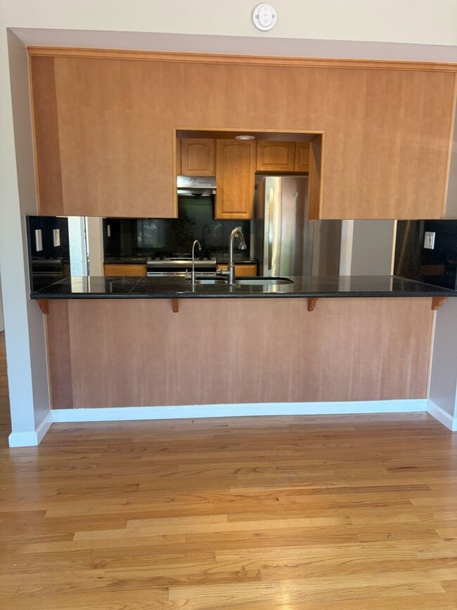 Building Photo - *COMING SOON* Pets welcome! Two story hous...