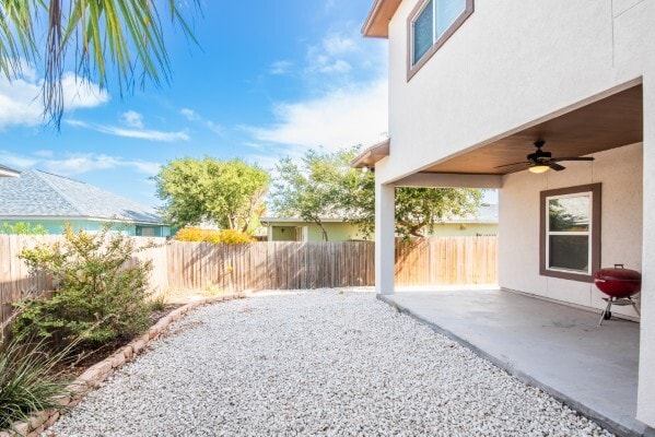 Building Photo - 15417 Palmira Ave