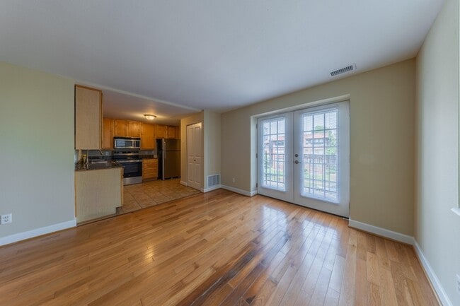 Building Photo - 5630 Pershing Ave