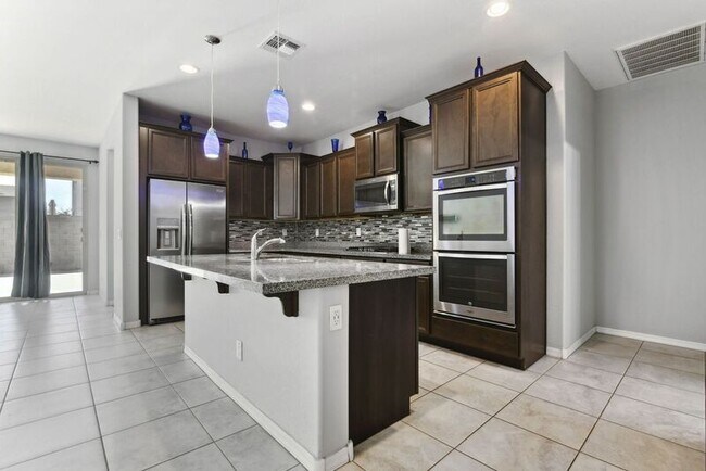 Building Photo - 7707 S 37th St