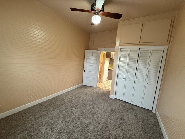 Building Photo - 3 Bedroom 1.5 Bath Downtown Dixon *STAR RENTALS