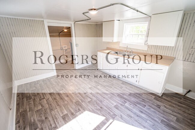 Building Photo - 939 Lucy St