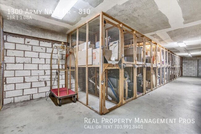 Building Photo - 1300 Army Navy Dr