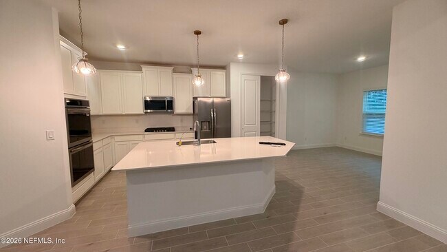 Building Photo - 282 Higgins Lp