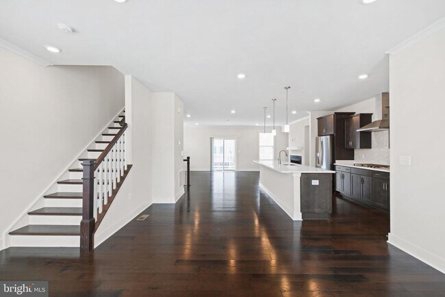 Building Photo - 143 Rubens Dr