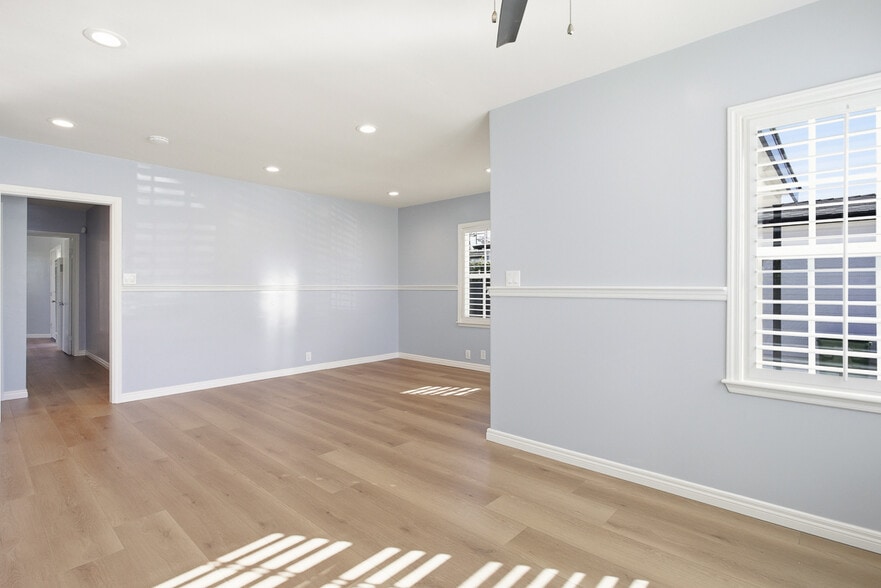 Building Photo - 4132 Beethoven St