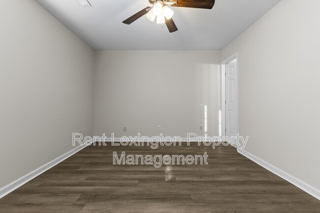 Building Photo - 3175 Kirklevington Dr