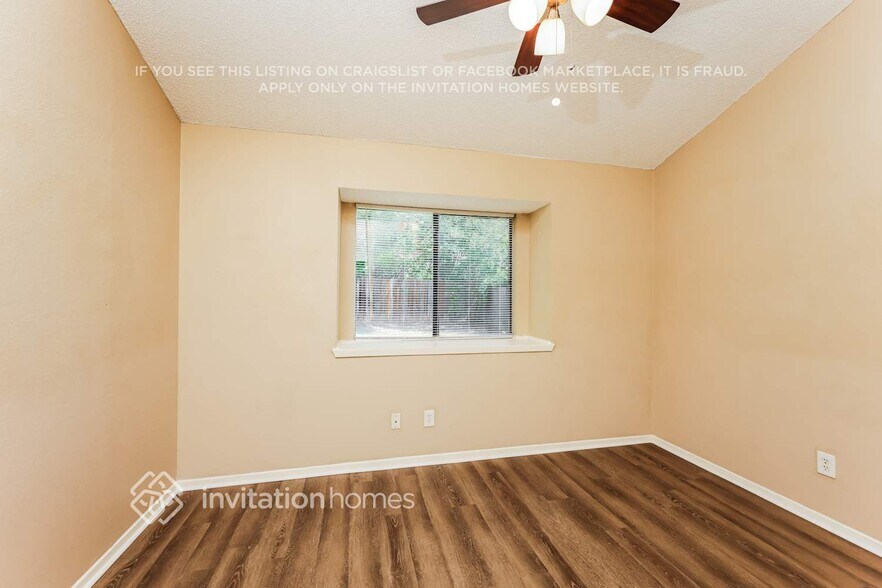 Building Photo - 3216 Cliffview Dr