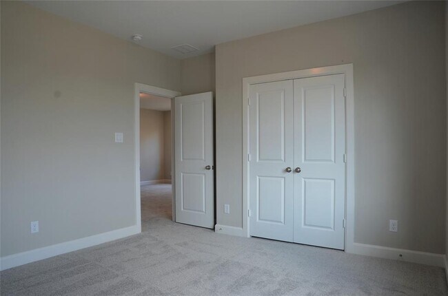 Building Photo - 23834 Pullin Market Dr